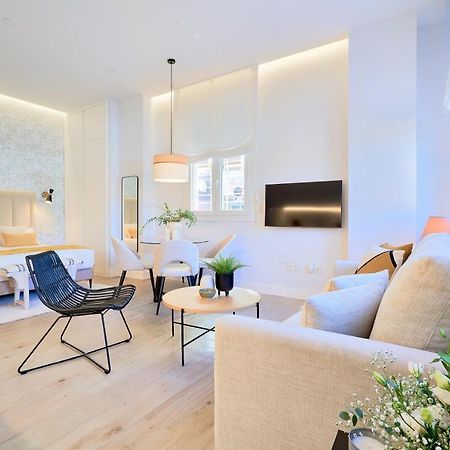 Апартаменти Lofts Parque De Huelin Малага Екстер'єр фото