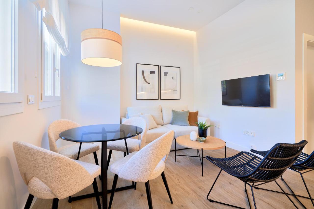 Апартаменти Lofts Parque De Huelin Малага Екстер'єр фото