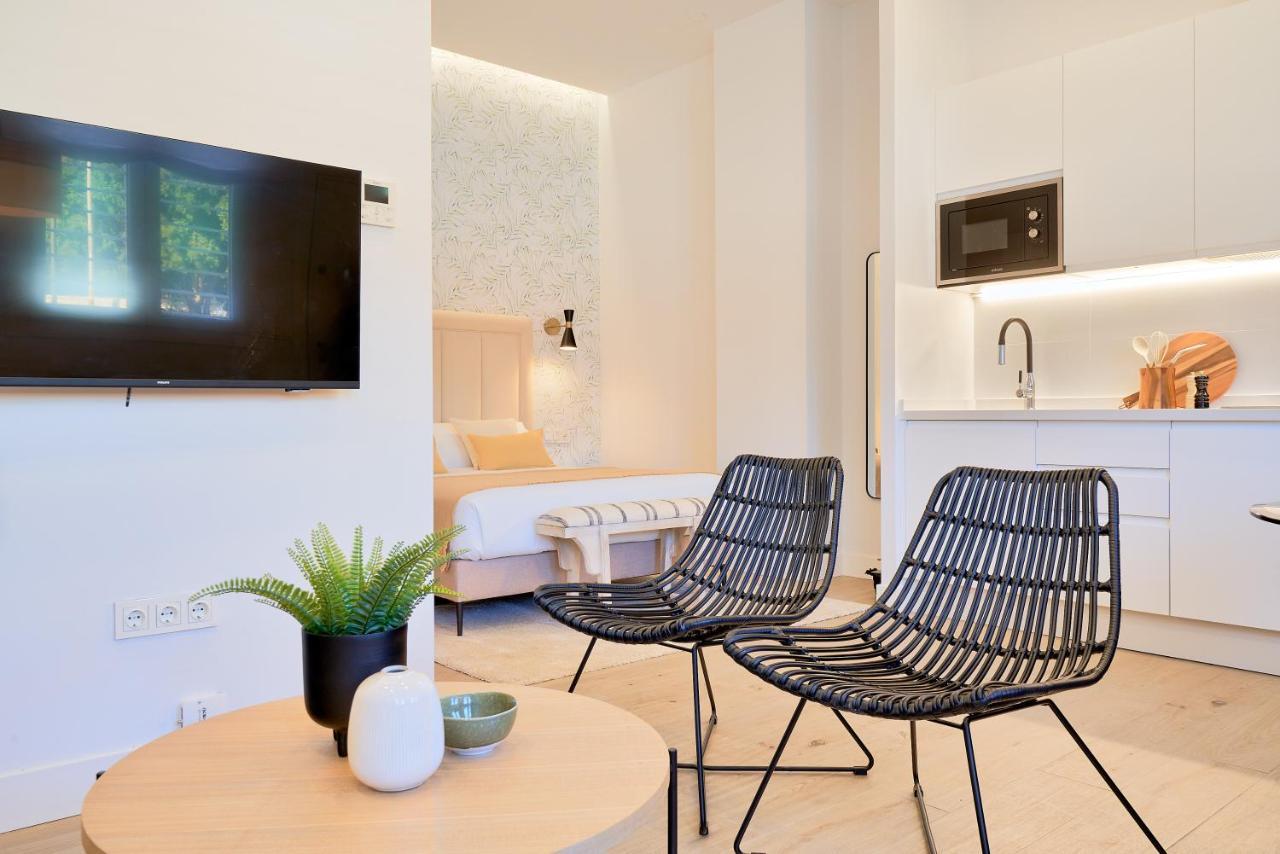 Апартаменти Lofts Parque De Huelin Малага Екстер'єр фото