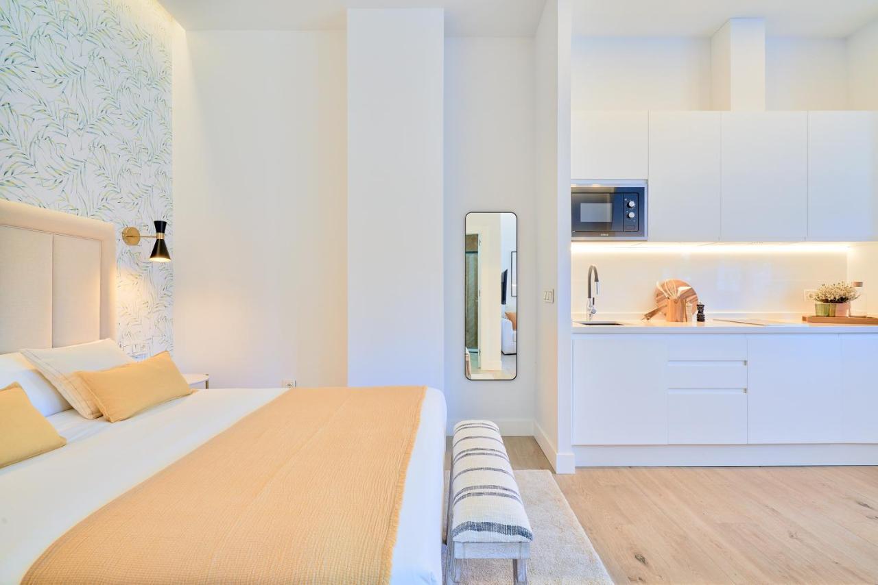 Апартаменти Lofts Parque De Huelin Малага Екстер'єр фото
