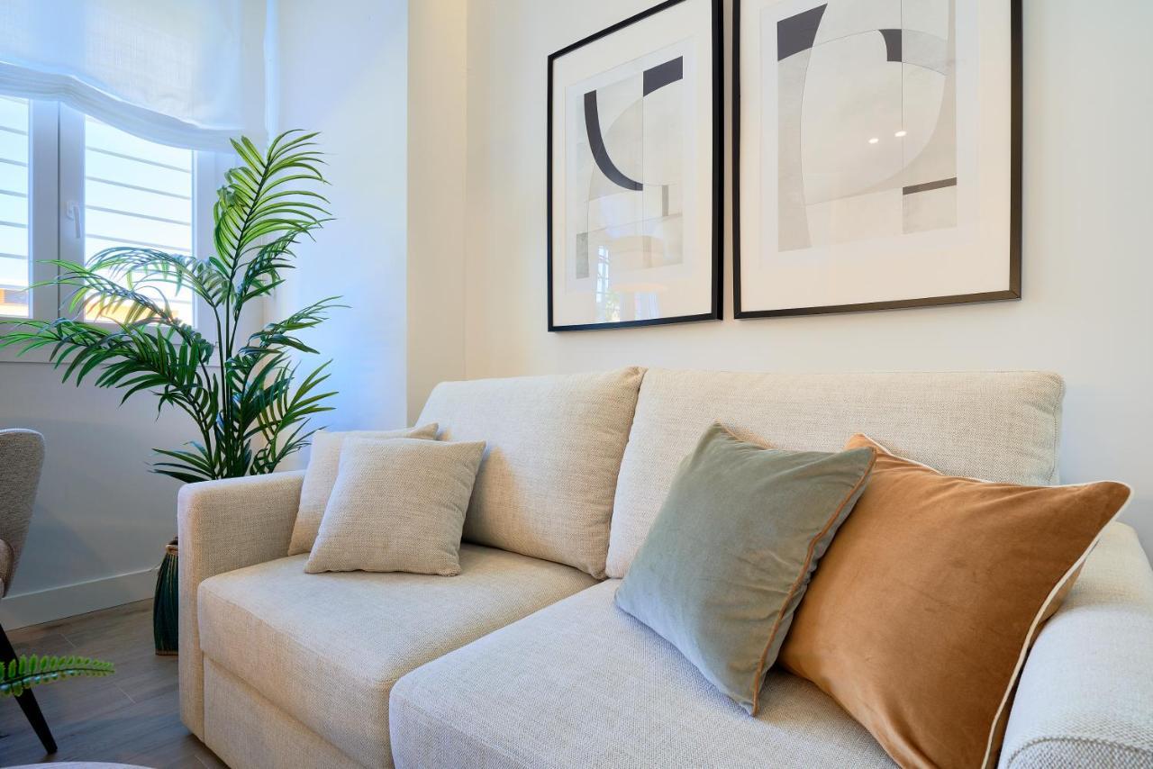 Апартаменти Lofts Parque De Huelin Малага Екстер'єр фото