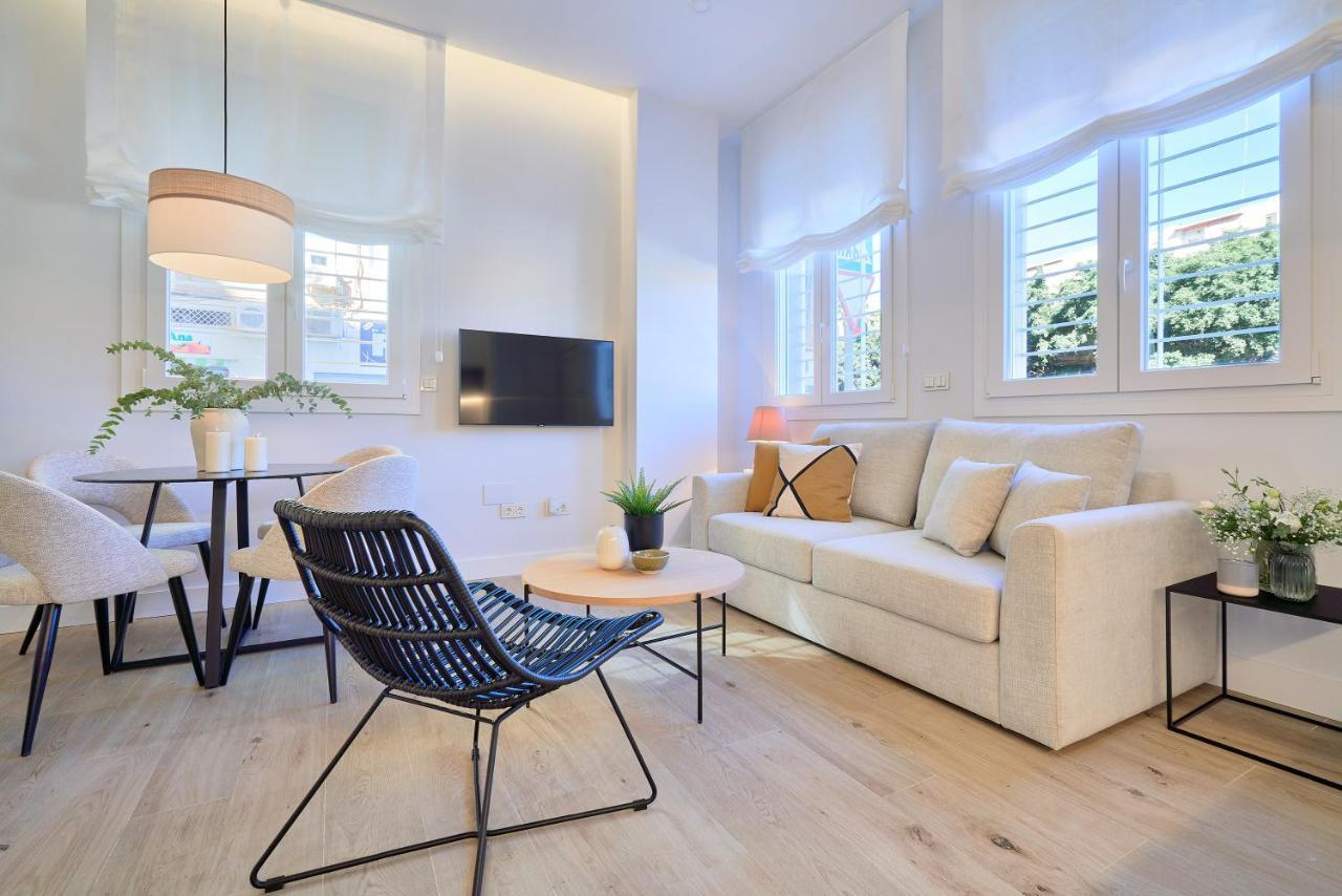 Апартаменти Lofts Parque De Huelin Малага Екстер'єр фото